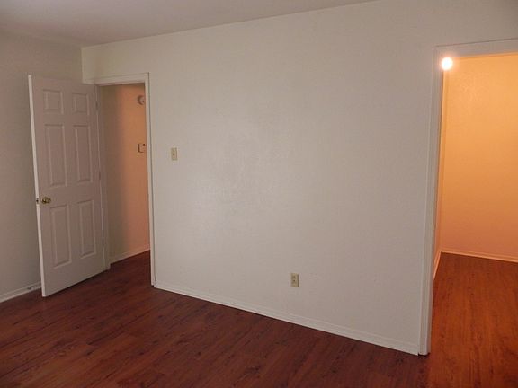 2nd image of 407 Humble Ave #455607b44