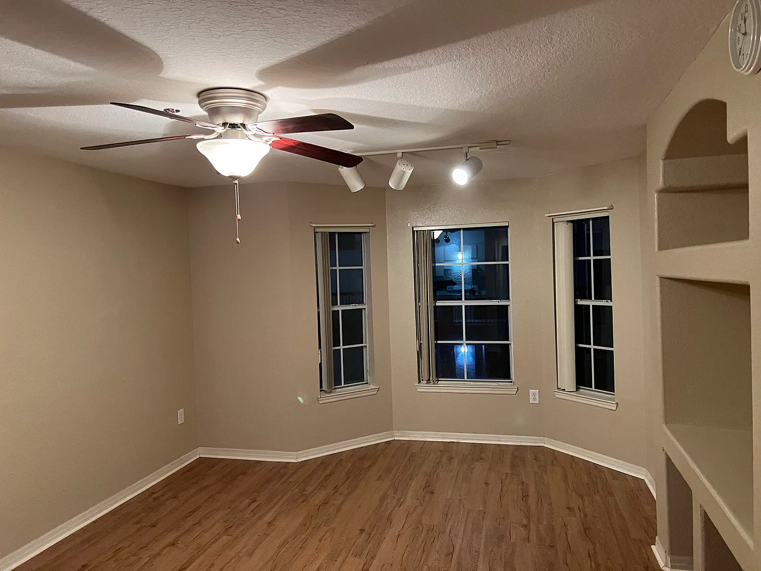 1 bed, 674 sqft, $1,375 — Photo 3