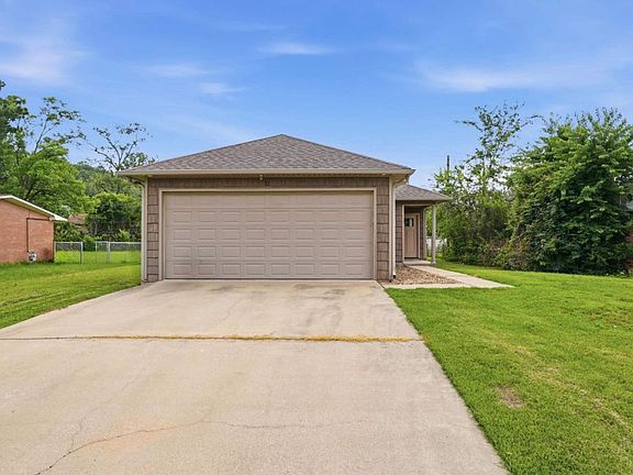 2nd image of 11 Brooklawn Dr #1