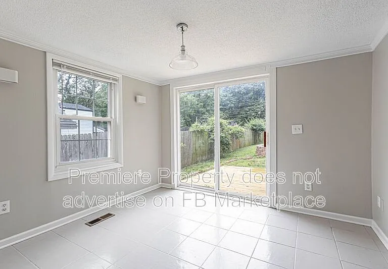 7826 Summit St — Photo 6