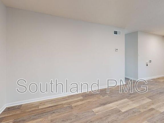 4th image of 605 Lake Rd