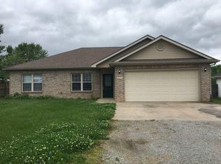 825 W Chalet Dr, Columbia, MO 65202