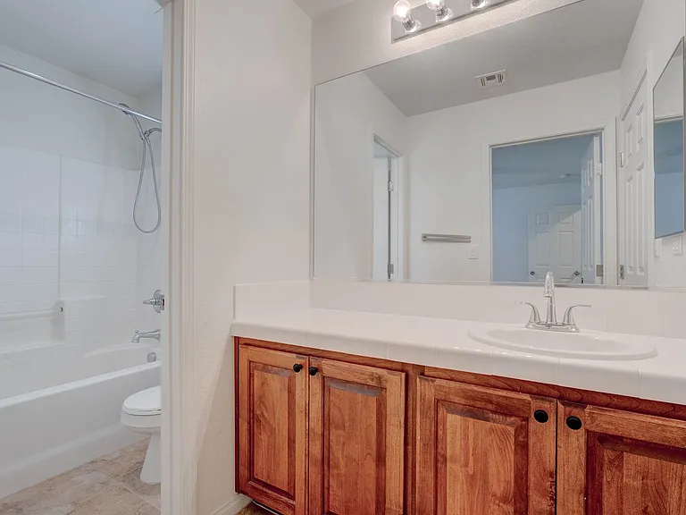 985 Noah Valley St — Photo 30