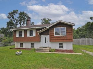 30927 Oak Dr, Osceola, IN 46561