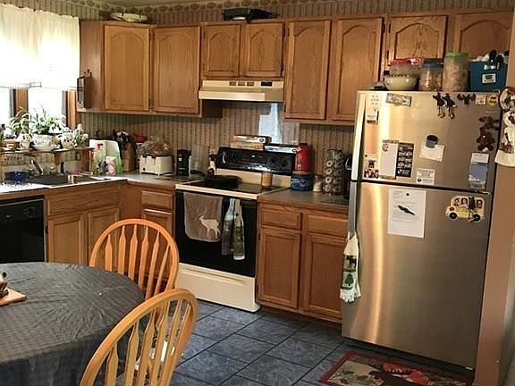 2nd image of 311 Thayer St