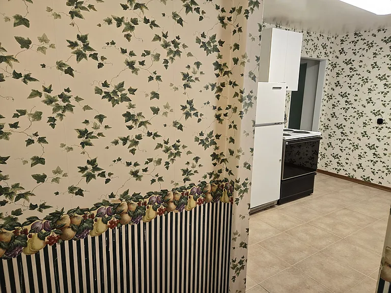 Breakfast Nook looking into Kitchen