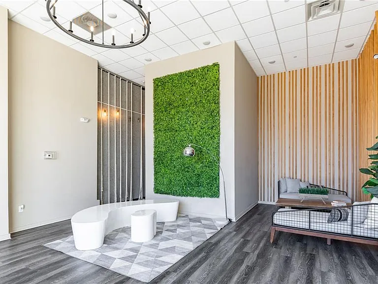 525 Parkway Dr #306 — Photo 14