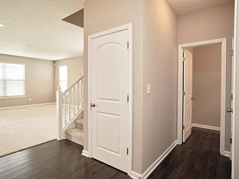 8709 Rowling Way — Photo 6