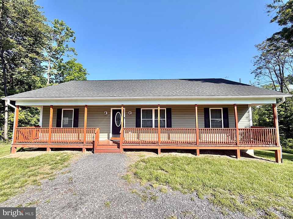 1st image of 643 Pine Ridge Dr