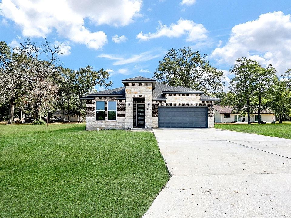 1st image of 529 Echo Ln
