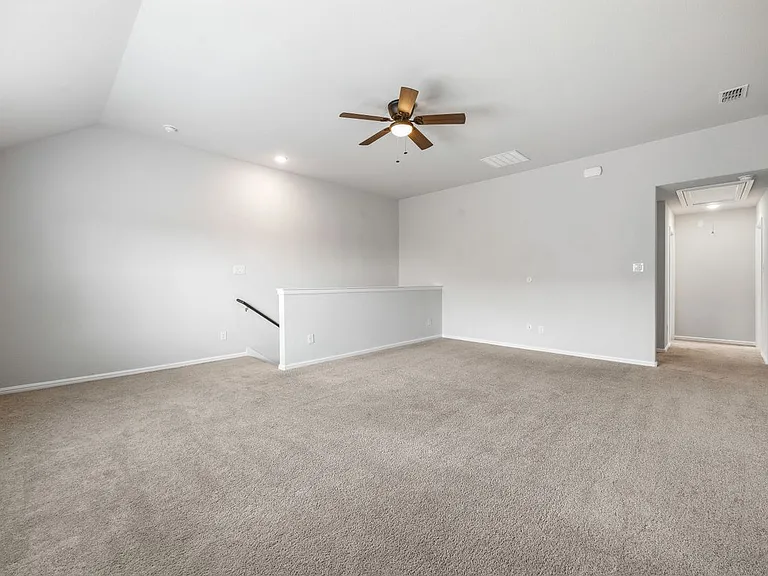 223 Miramar Ave — Photo 15