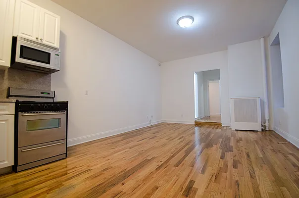 Rented by Compass | media 12