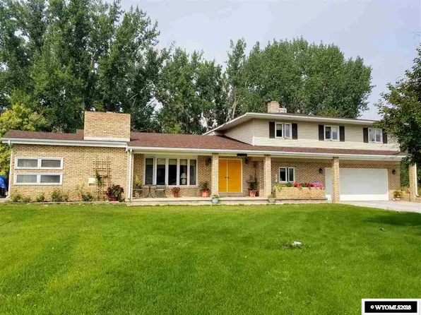 611 Hillcrest Dr, Worland, WY 82401
