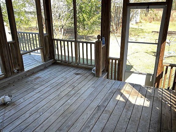 Screened porch/deck