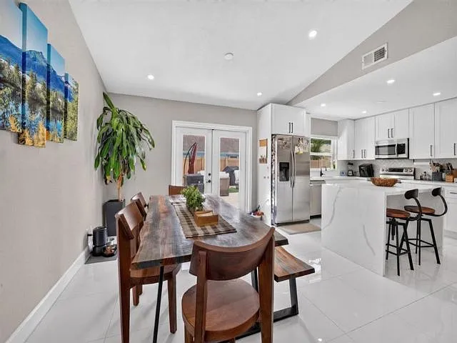 8131 NW 44th Ct — Photo 7