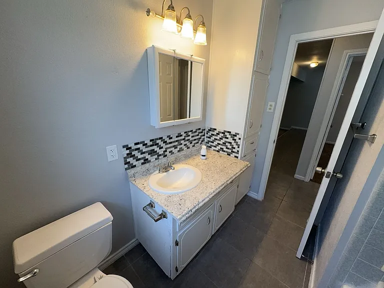 1704 Big Bend Dr — Photo 13
