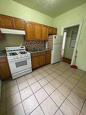 4th image of 333 Neptune Ave APT B1