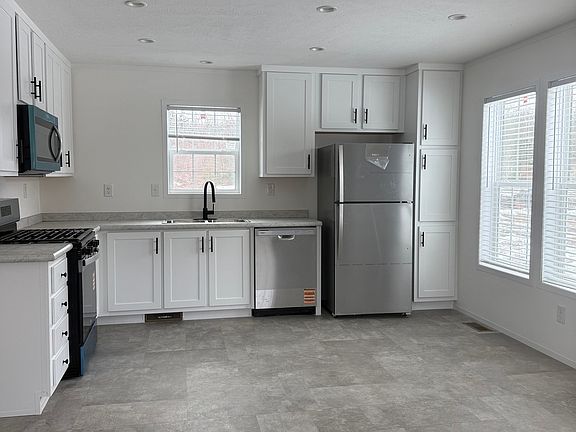 2nd image of #3, 421 Norwich Westerly Road