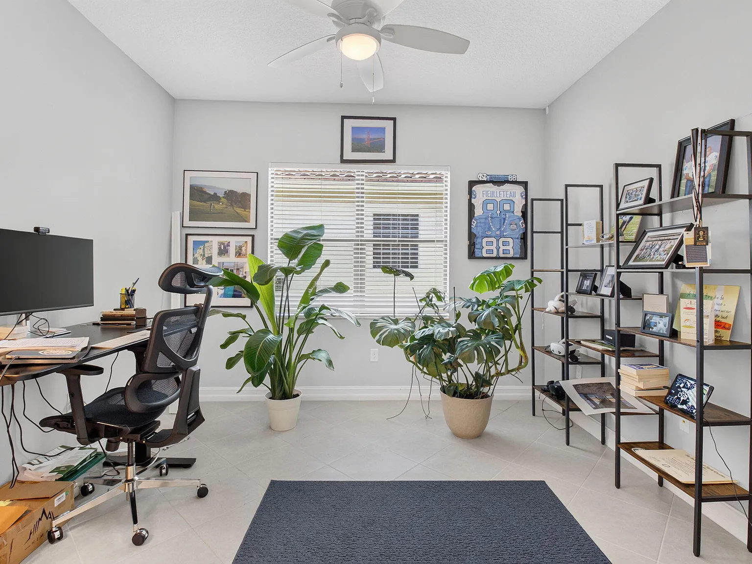 3 bed, 2.0 bath, 1490 sqft, $4,900 — Photo 2