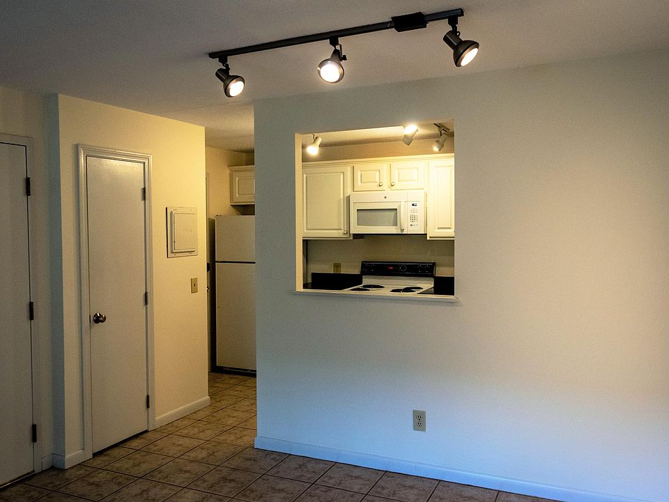 1st image of 241 Lexington St #Nr2fa7yt9