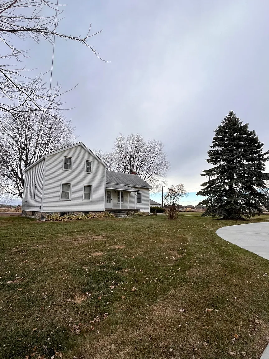 16747 22 Mile Rd photo 1