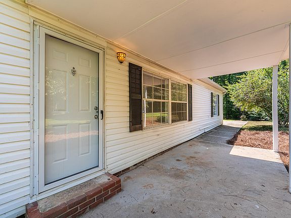 4th image of 185 Marlin Blvd