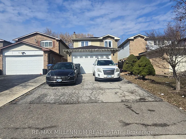 32 Abelard Ave #UPPER — Photo 1