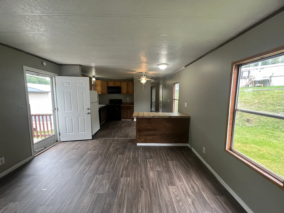 Building Photo - 195 Ivycrest St #32