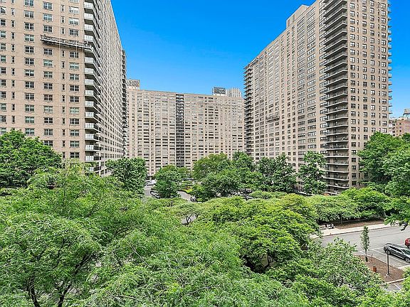 4th image of 160 W End Ave APT 6M
