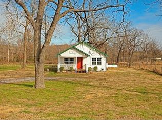 176 SE Rocky Comfort Rd, Gentry, AR 72734