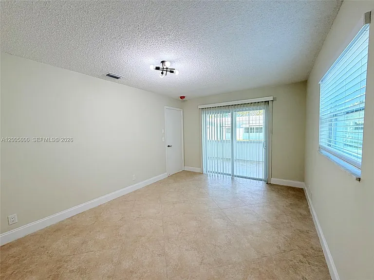 8581 NW 17th St — Photo 23