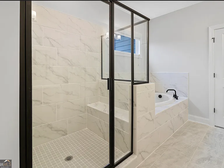 127 Vivian Ln — Photo 29