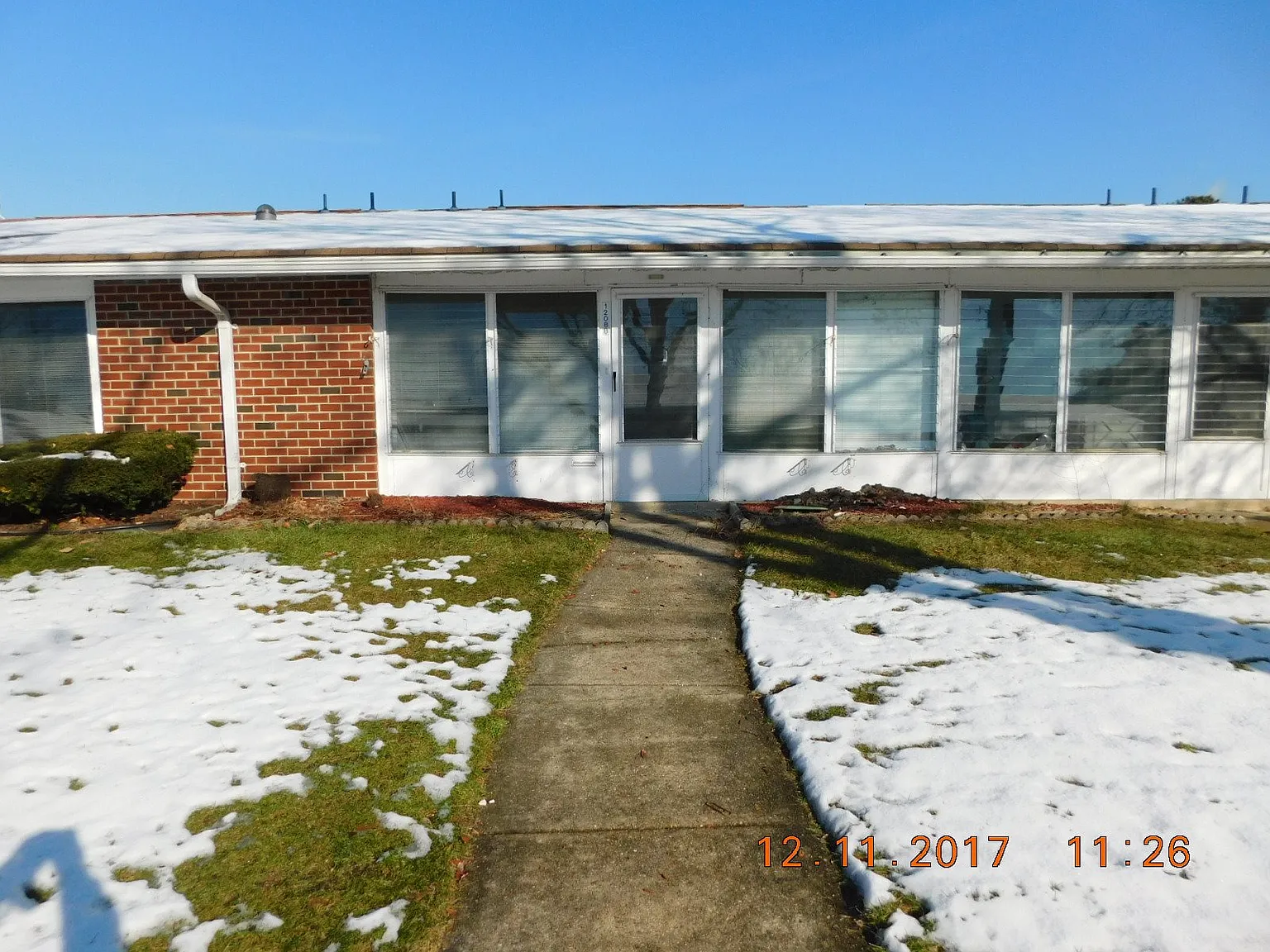 1208B Shetland Dr photo 1