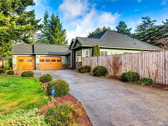 The home is fully fenced all the way around the house from one side to the other. This end has a double gate to allow for storage and easy access to your private yard.