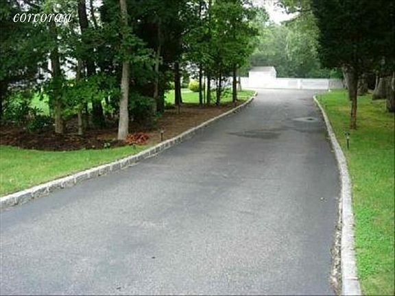 2nd image of 12 Cedarfield Ln