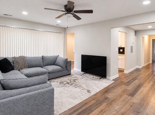 882 College Pkwy APT 101, Rockville, MD 20850