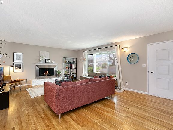 5th image of 4008 Manzanita Ct