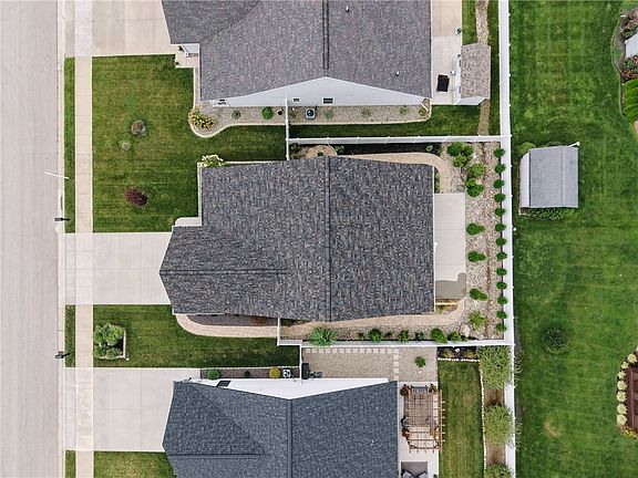 5th image of 2321 Lilly St