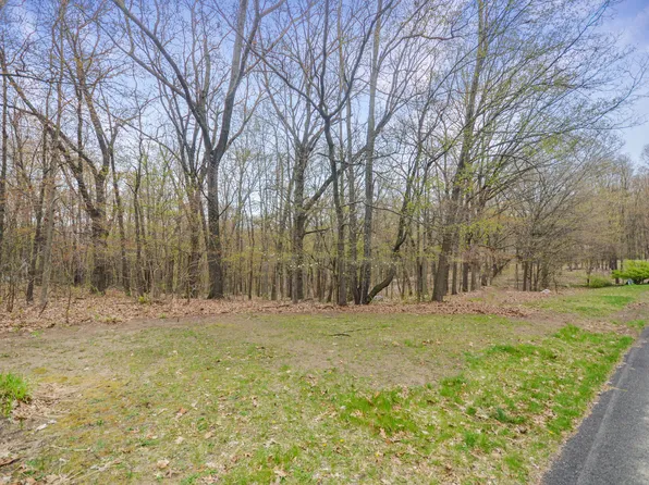 6122 Far Hills Way, Kalamazoo, MI 49009