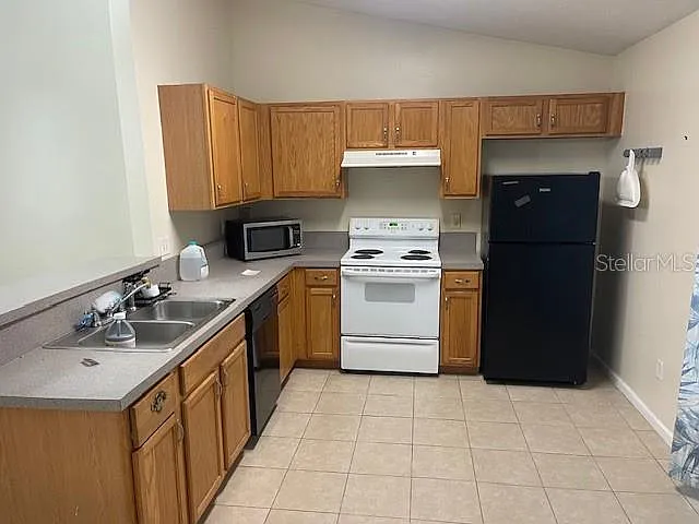 3 bed, 2.0 bath, 1291 sqft, $1,600 — Photo 3