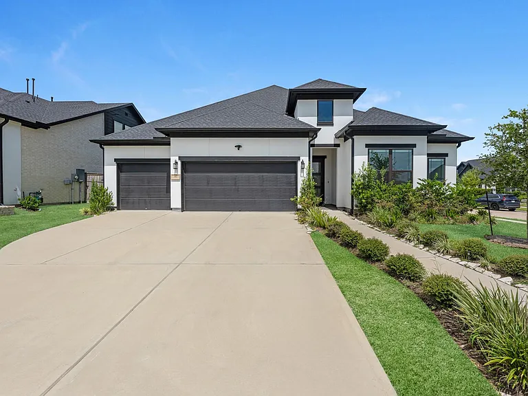 1402 Sunrise View Ln — Photo 2