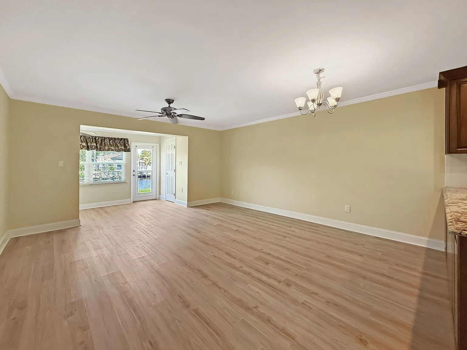 2 bed, 2.0 bath, 1066 sqft, $1,690 — Photo 4