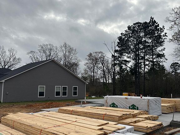 2nd image of 141 Clearwater Cir