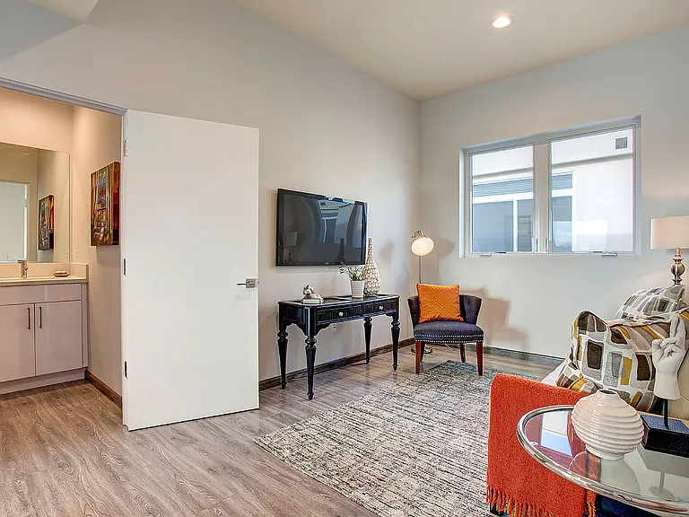 10815 Missouri Ave — Photo 7