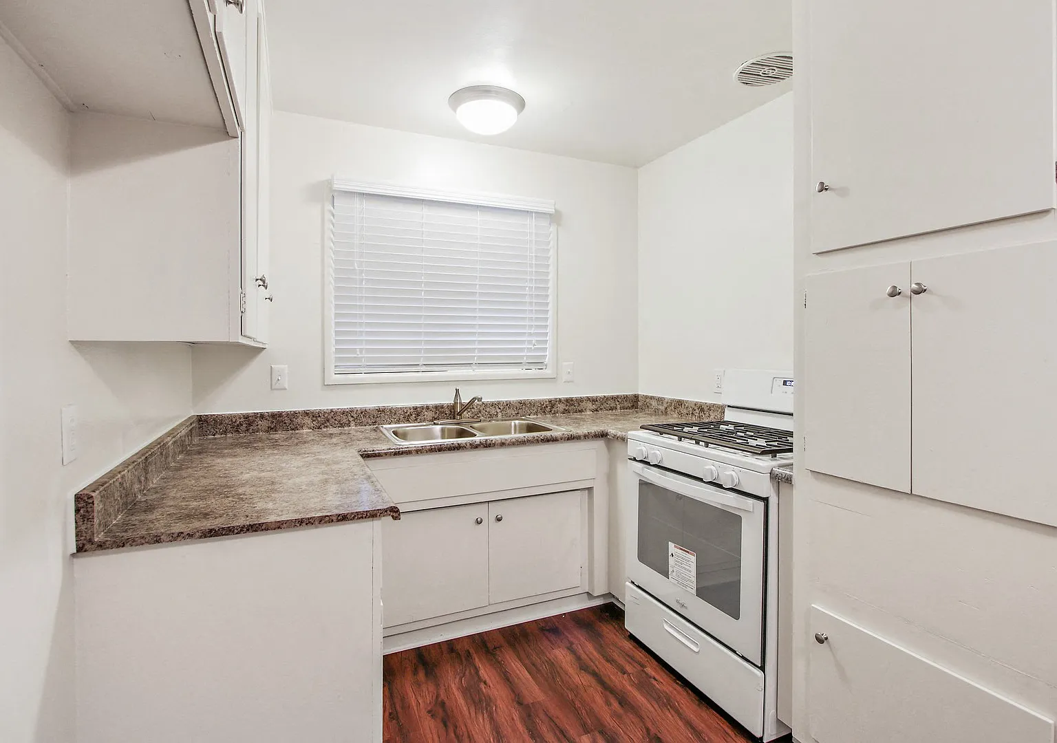 Glen Haven Apartments — Photo 1
