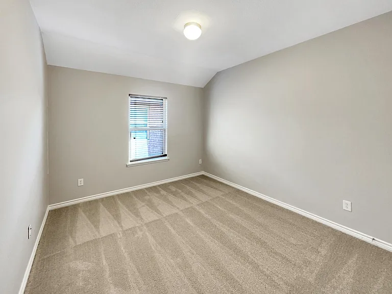 1612 Bluebird Dr — Photo 10