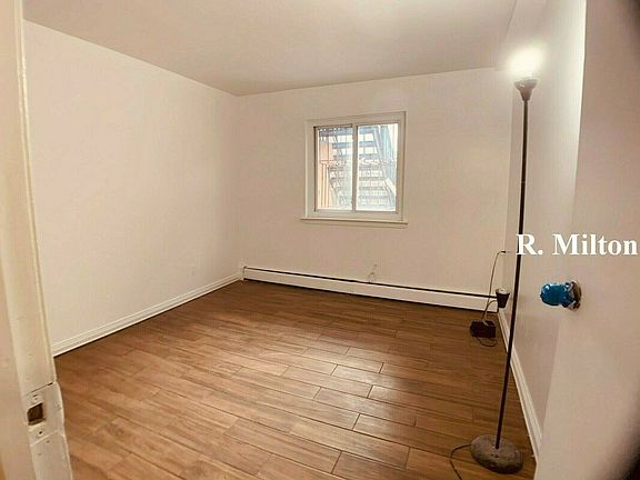4th image of 21-14 21st Ave #2AA