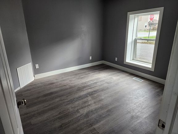 3rd image of 401 Wood St #0