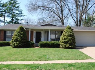 558 Goldwood Dr, Ballwin, MO
