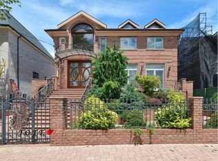 31 Barlow Dr N, Brooklyn, NY 11234